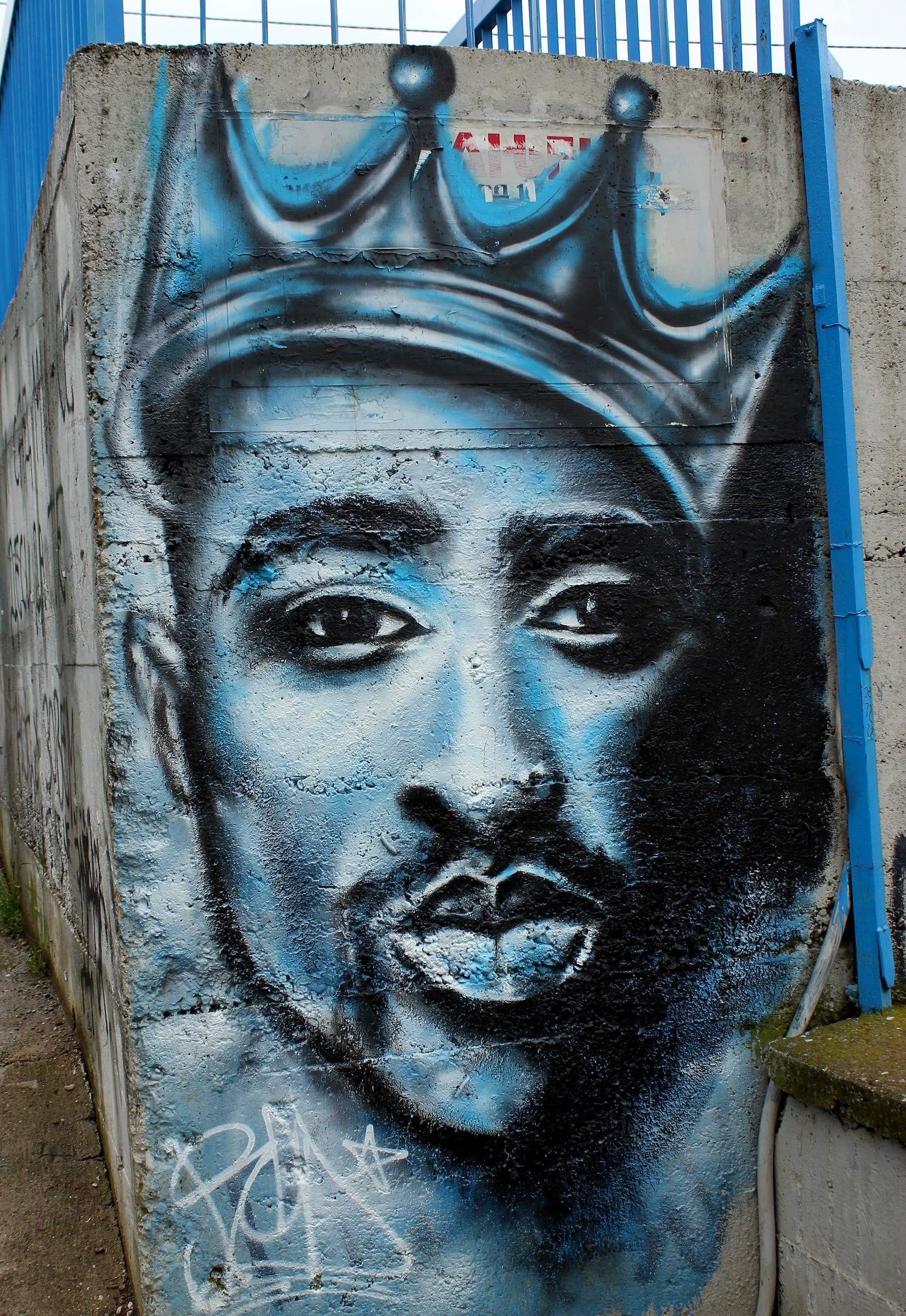 Tupac graffiti, Vlasotince, Serbia