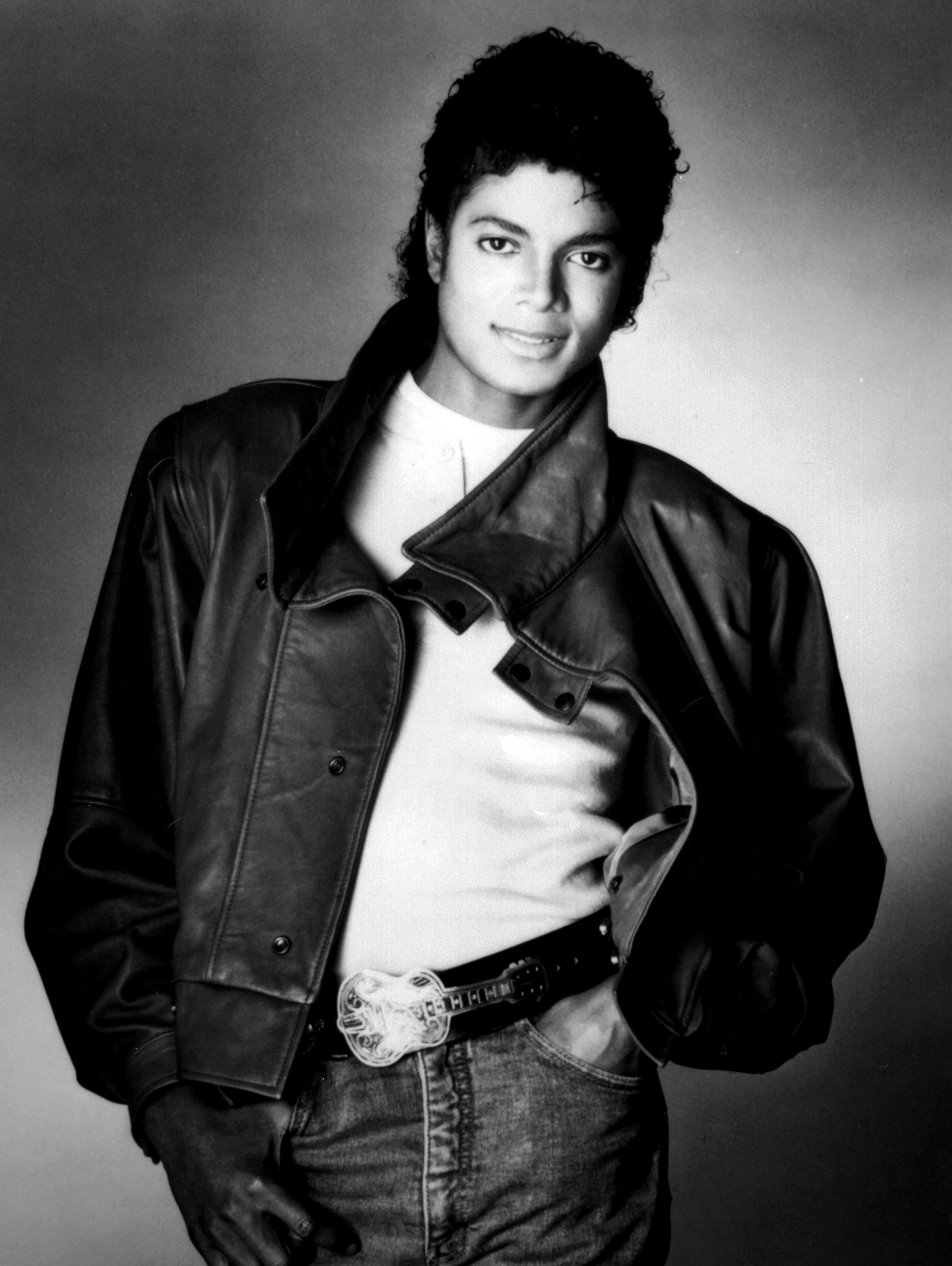 Michael Jackson 1983 (3x4 cropped) (contrast)