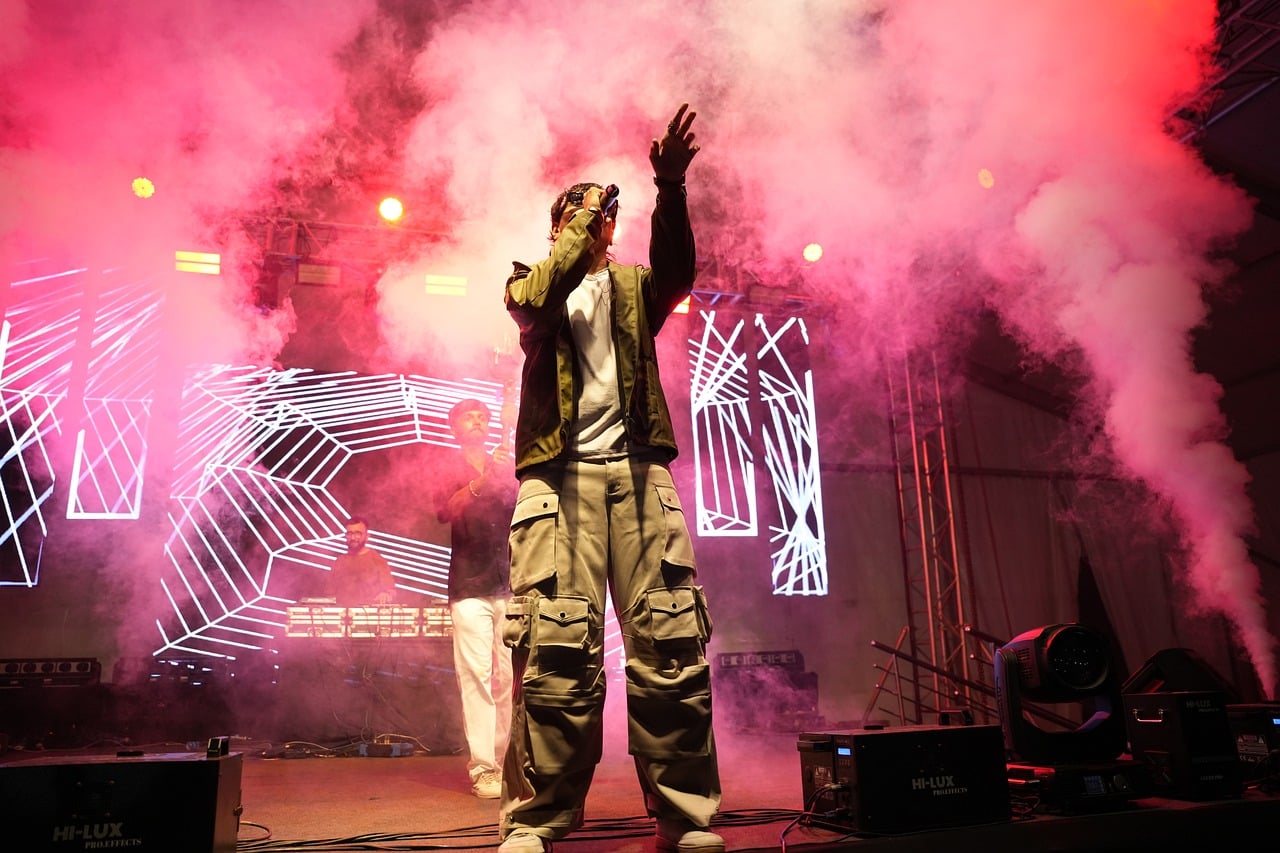 Singer, music, concert, stage, show, smoke, lights, dance, audience, light technique, music event, spectator, musical artist, singing, microphone, young man, entertainment, live performance, visual effects
